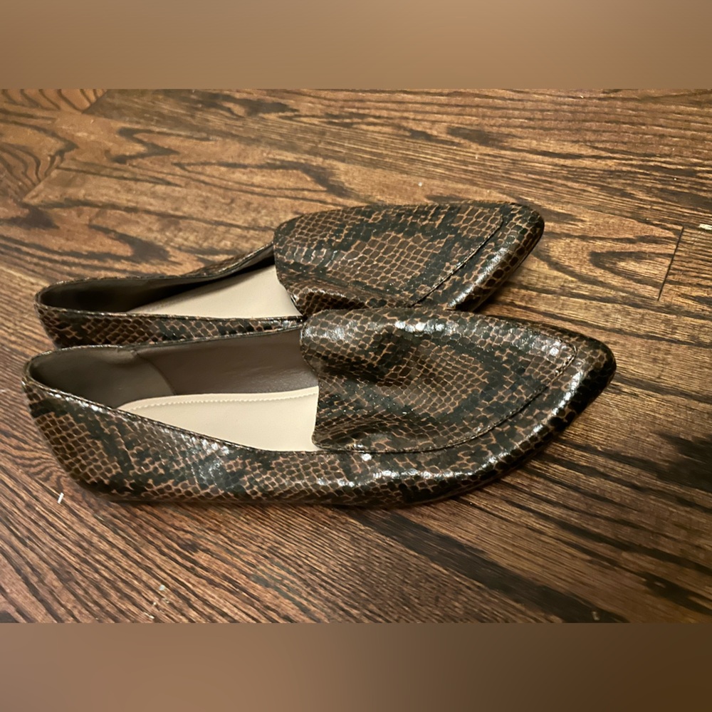JustFab dark snakeskin black and brown pointed flats size 8.5 nwot